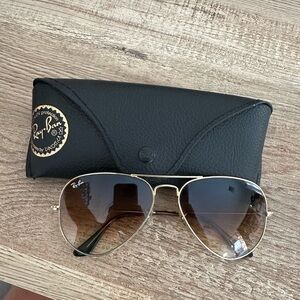 Gold aviator Ray-Ban sunglasses